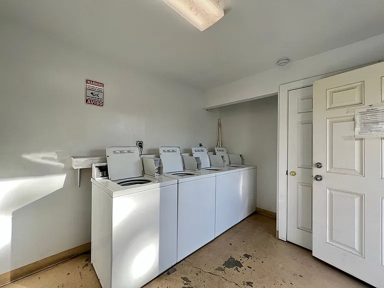 Solano Apartments — Photo 32