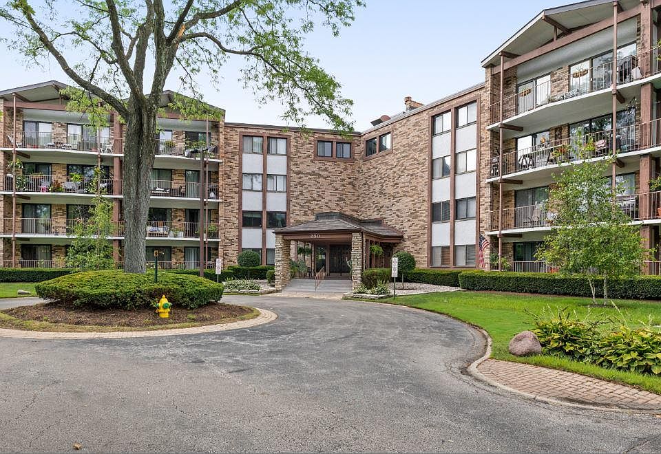 1st image of 250 W Parliament Pl APT 107