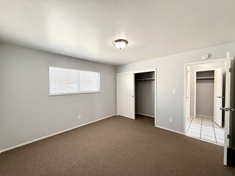 10th Avenue Apartments — Photo 6