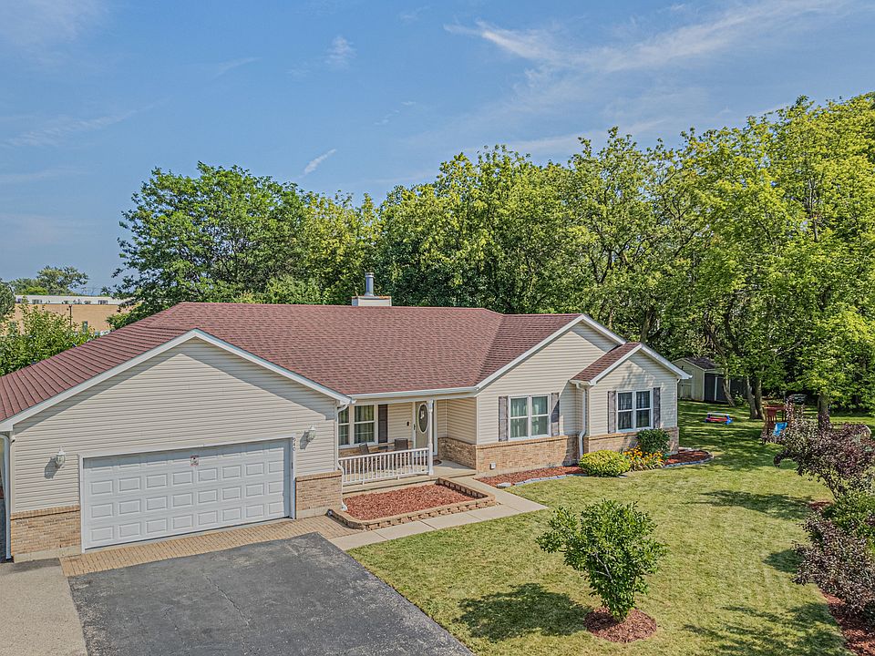 1st image of 940 Crestville Ct