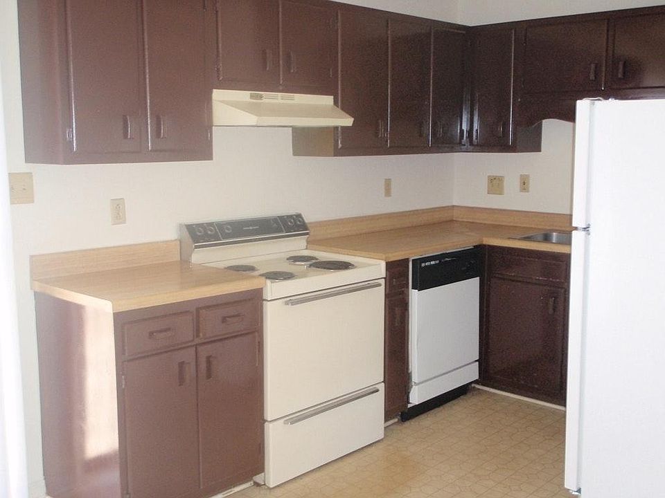 2nd image of 409 Monza Ct APT B