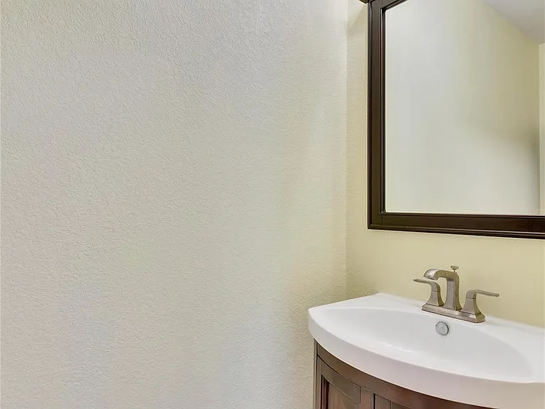 2212 Melissa Oaks Ln — Photo 15