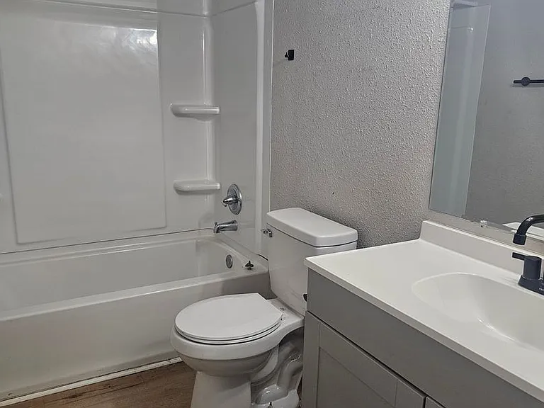 3424 Heatherton Dr — Photo 7