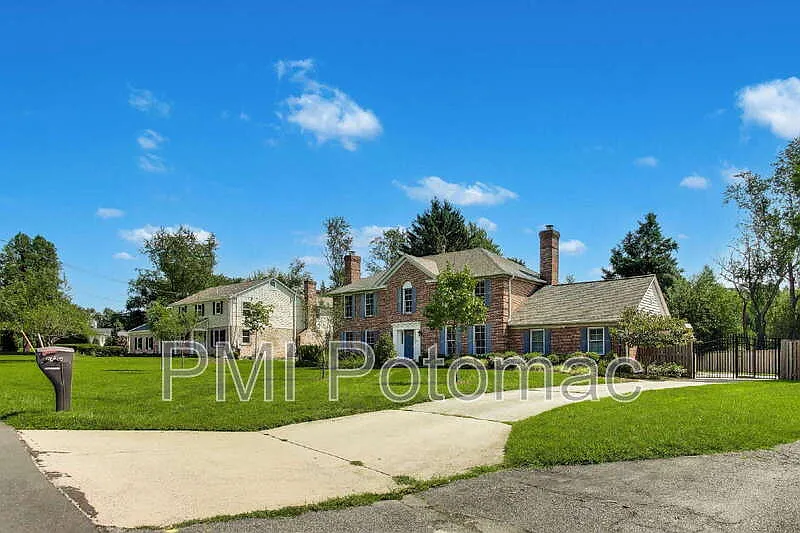 5 bed, 3.5 bath, 3266 sqft, $6,500 — Photo 4