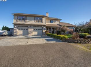 9800 SE Castle Ct, Damascus, OR 97089