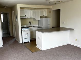 123B Berkshire Ct #123B, Hasbrouck Heights, NJ 07604