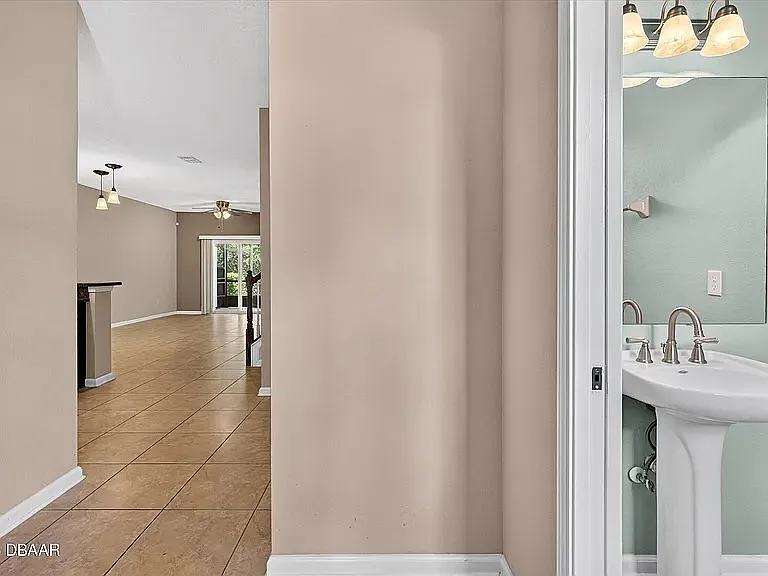 72 Amistad Dr — Photo 2