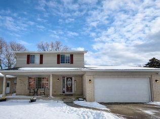 32904 Surow Dr, Warren, MI 48093