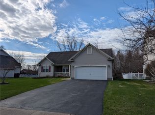 55 Barclay Ct, Rochester, NY 14612