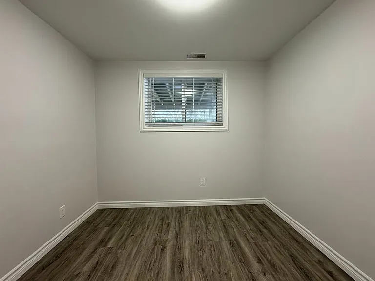 74 Peel St #BASEMENT — Photo 10
