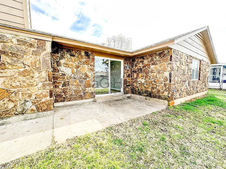 730 Arlington Dr — Photo 22