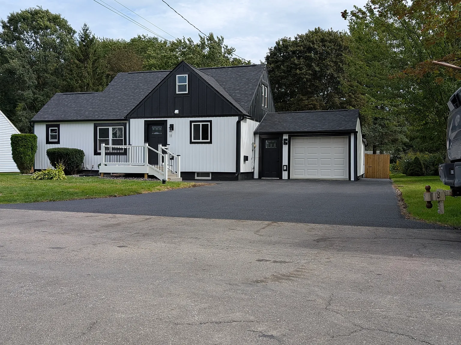 3 bed, 2.5 bath, 2100 sqft, $3,500 — Photo 1