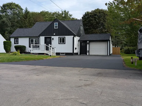 11 Wellington Rd, North Syracuse, NY 13212