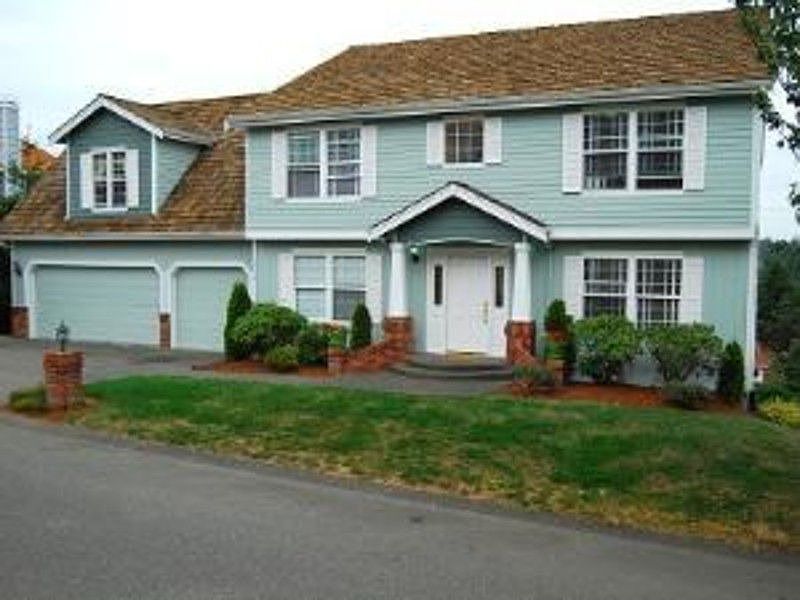 1st image of 4410 Country Club Dr NE