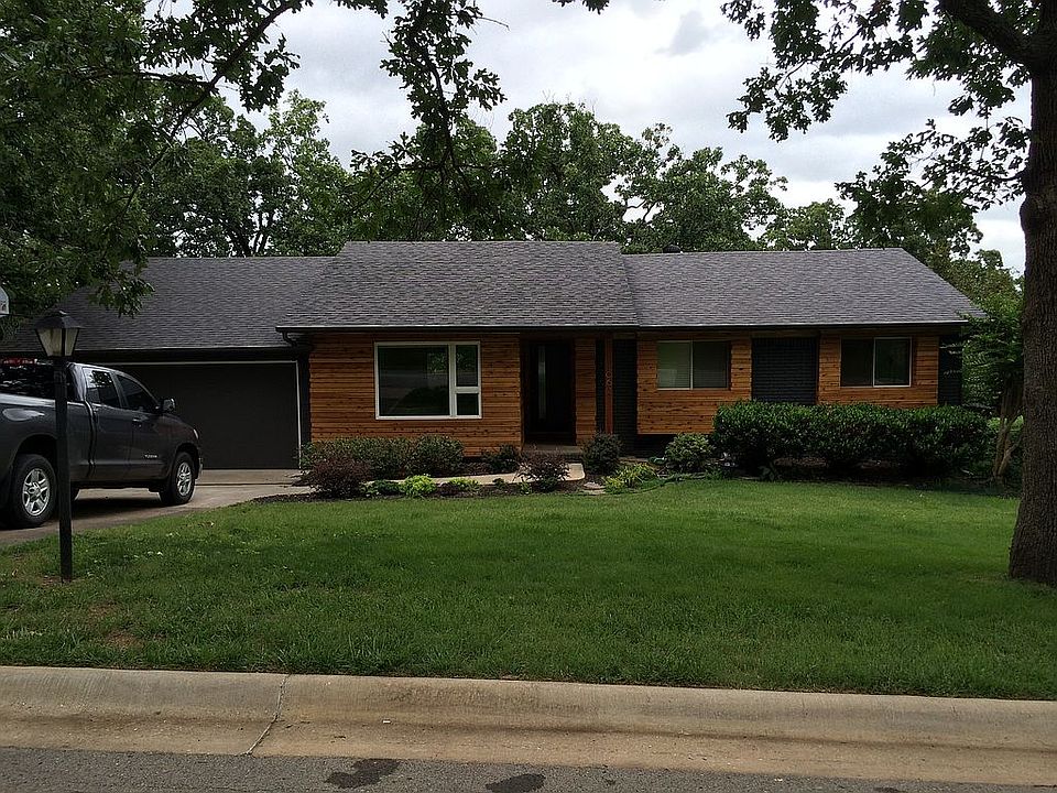 1st image of 1062 E Oaks Manor Dr