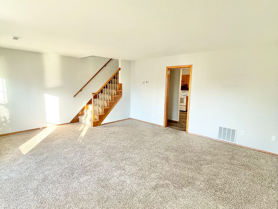 1st image of 2925 Lewis Ln