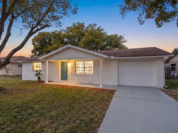 5817 Elena Dr, Holiday, FL 34690