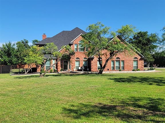 2nd image of 4016 Bordeaux Cir