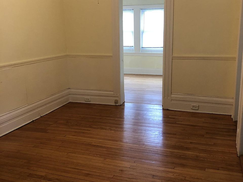 2nd image of 15 Lawrence St #1W