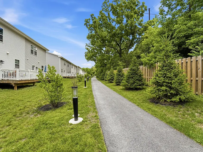 59 Four Leaf Dr — Photo 22