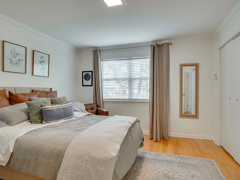 114 Brattlesboro Dr — Photo 24