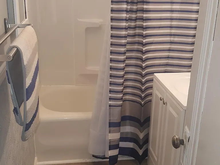 819 Dupont St — Photo 12