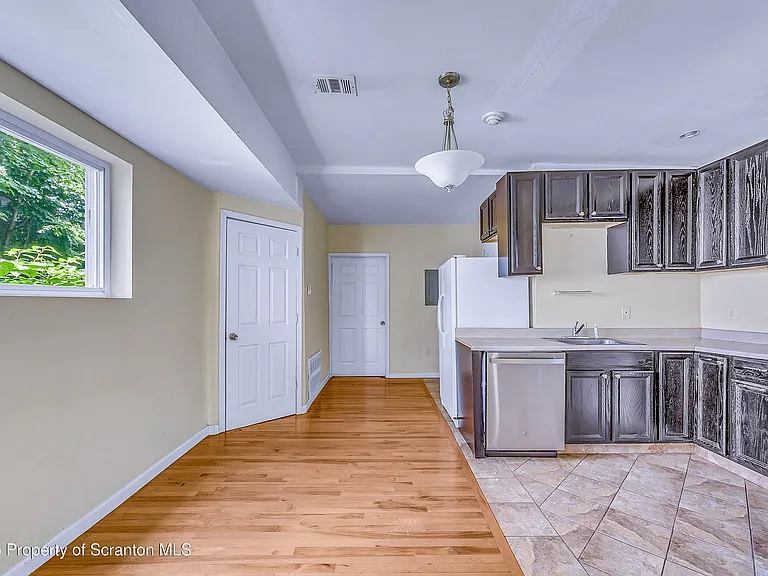 926 Madison Ave — Photo 9