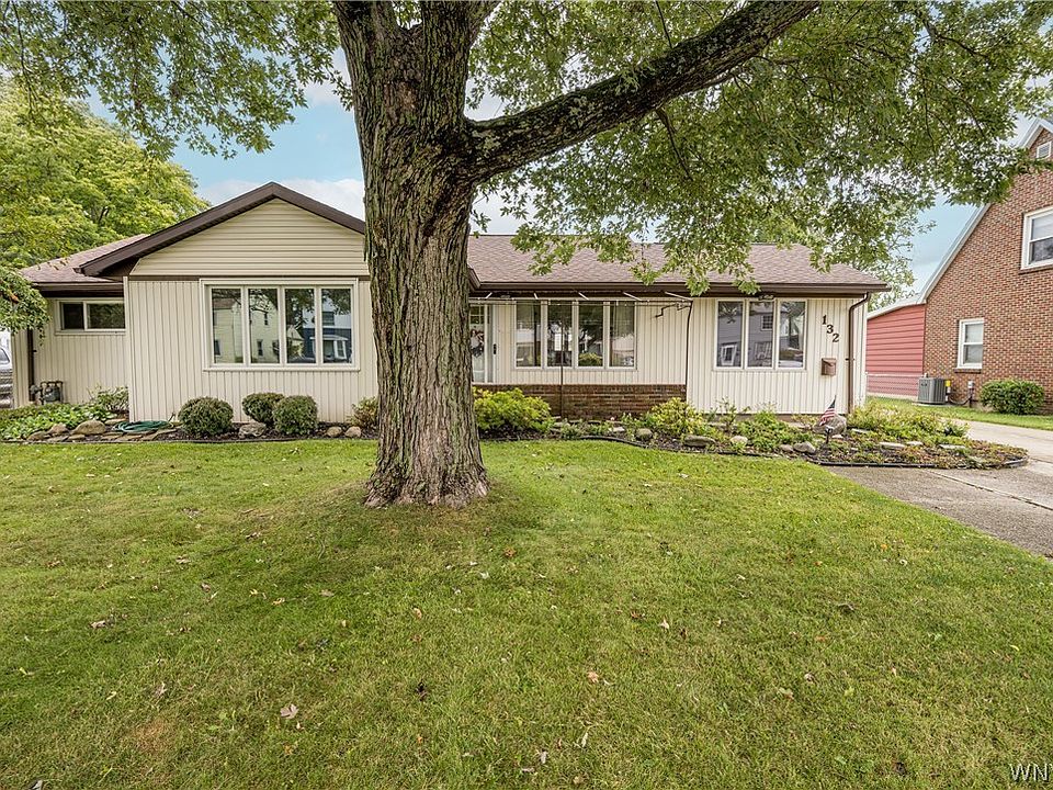 1st image of 132 Brookside Dr