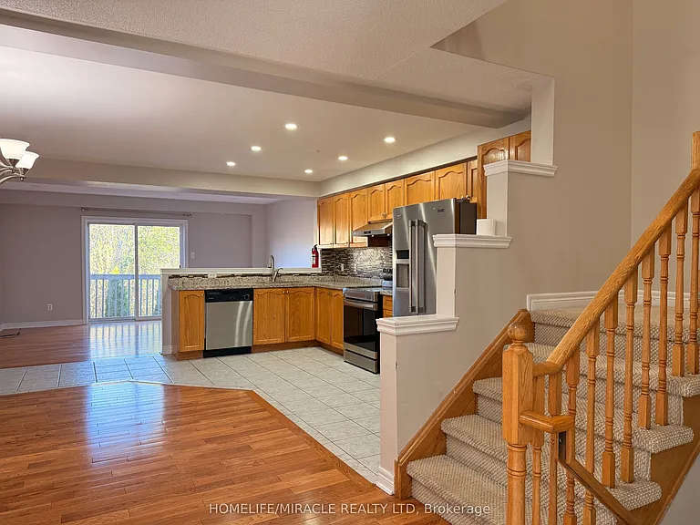 98 Marycroft Ct — Photo 6