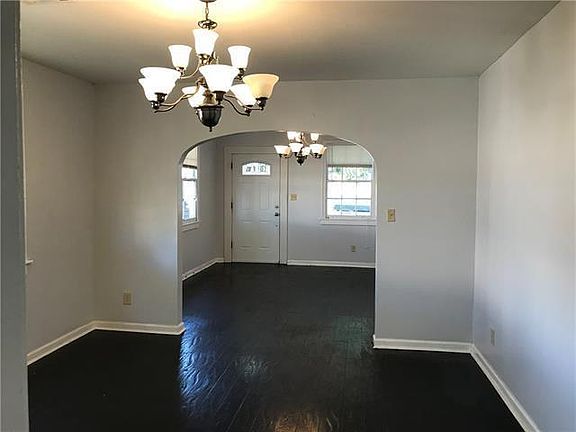 3rd image of 1603 S Rendon St