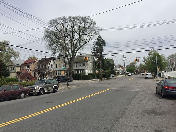 5th image of 21107 Murdock Ave
