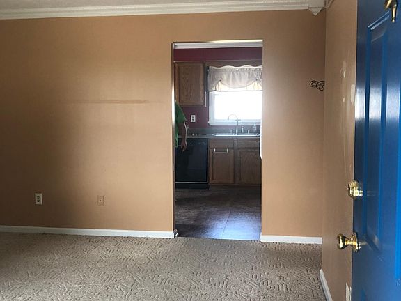 3rd image of 125 Lauren Dr