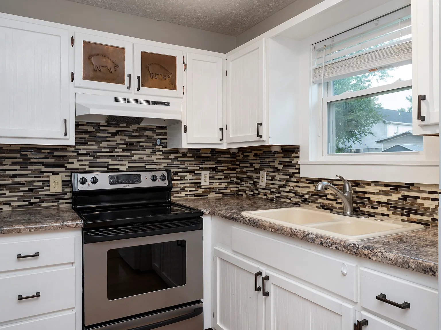 2 bed, 860 sqft, $1,345 — Photo 3