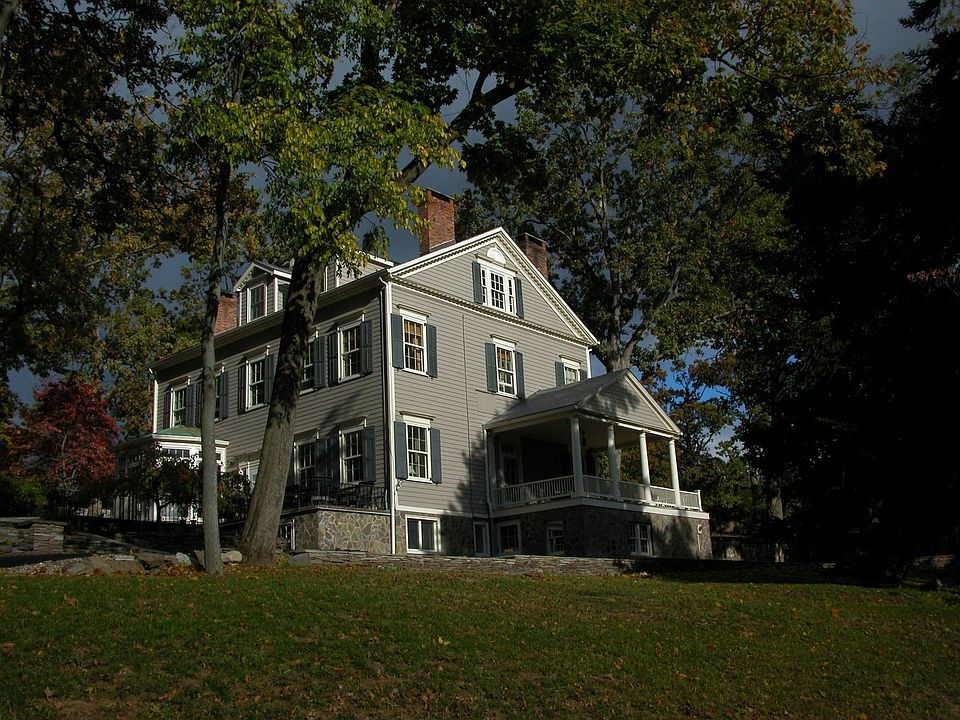 2nd image of 300 South Ave