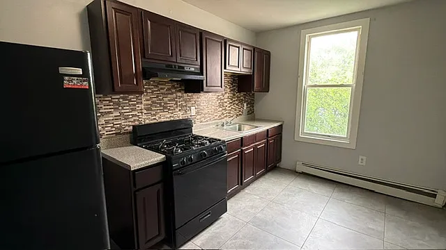 19 Orient Ave #2E — Photo 1