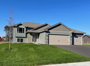 3423 S Maple Dr, Cambridge, MN 55008