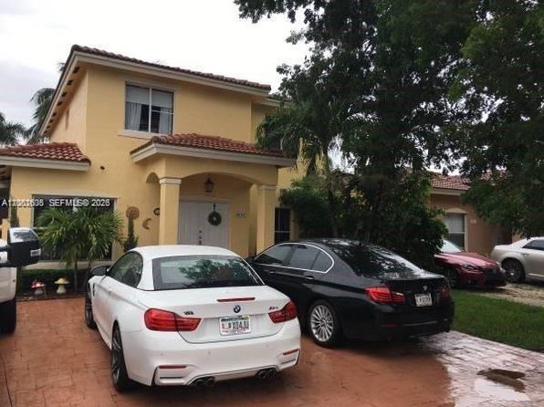 8067 NW 199th Ter