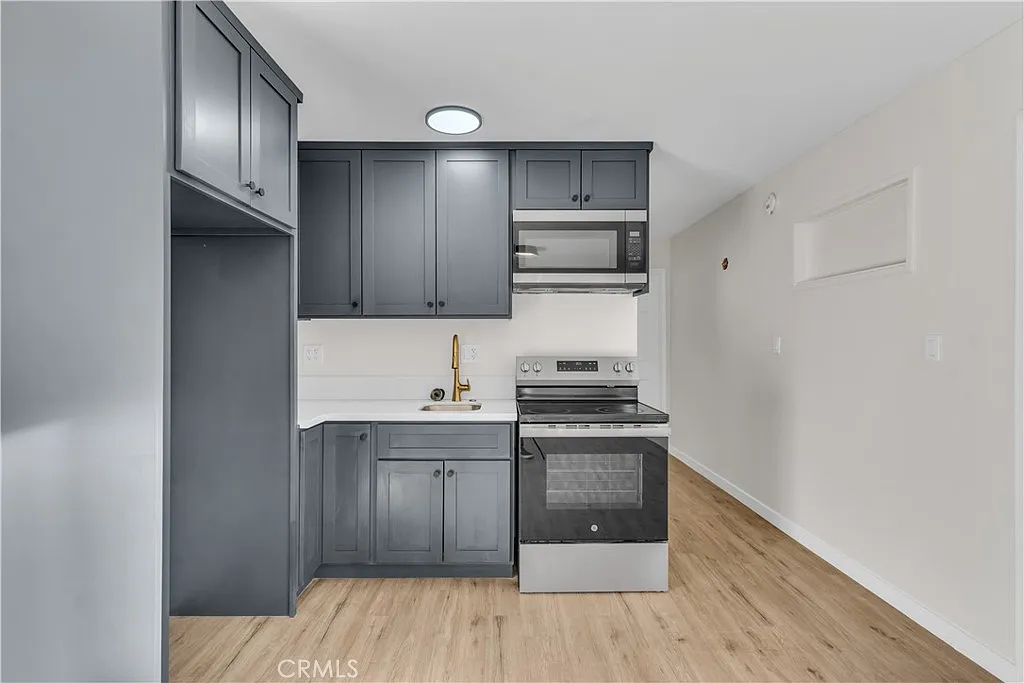 1 bed, 500 sqft, $1,300 — Photo 4