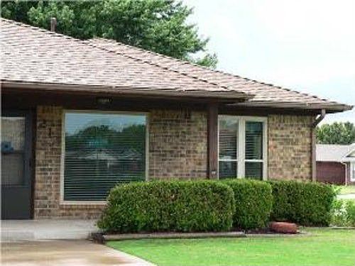 2nd image of 213 Woodgate Dr