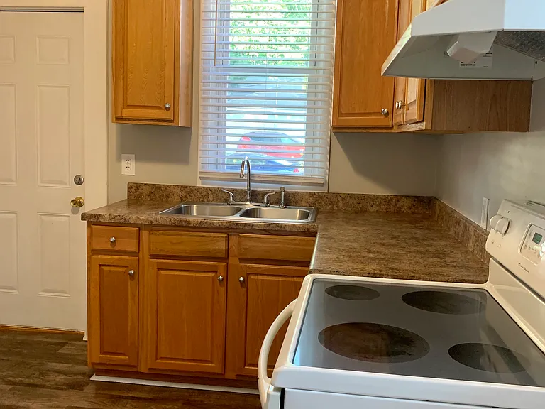 1018 Rockhill St #1 — Photo 9