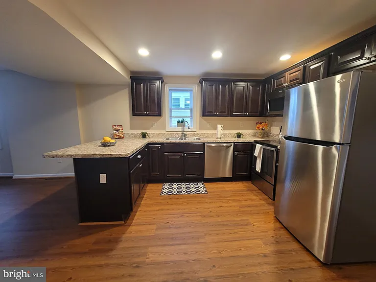 235 Millwood Ave — Photo 11