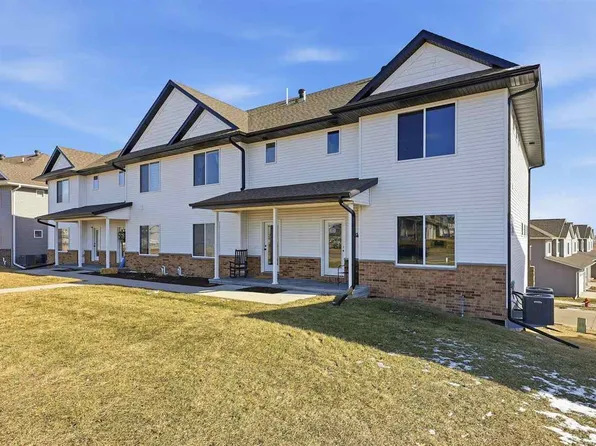 1158 Dahnovan Dr, North Liberty, IA 52317