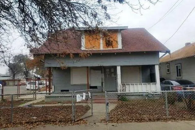 705 E Anderson St photo 1