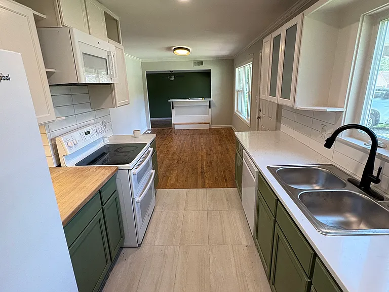 10515 W 56th St — Photo 5