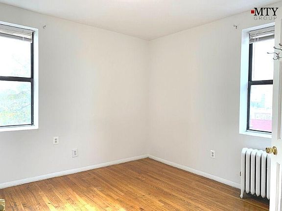4th image of 4717 39th St APT 11D