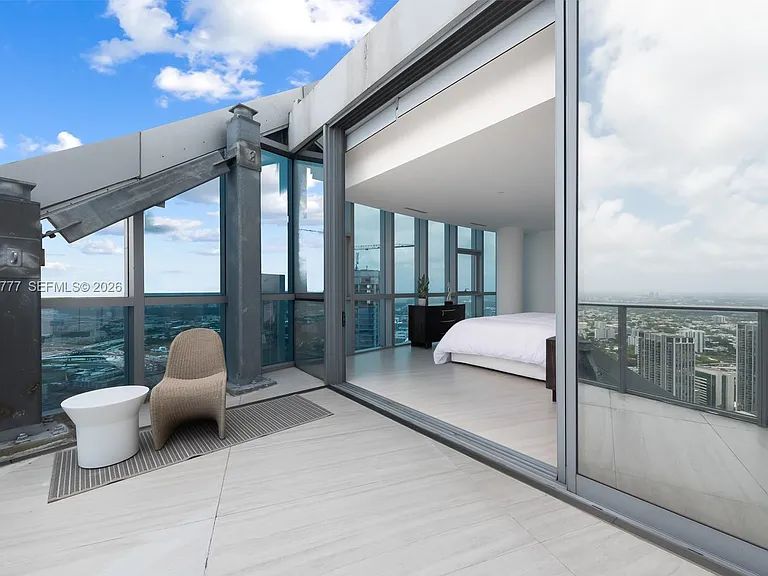 851 NE 1st Ave #Penthouse 5700 — Photo 4