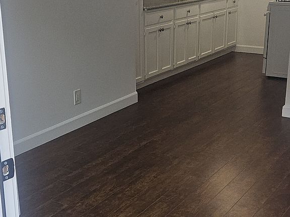 4th image of 6633 Woodman Ave APT 24