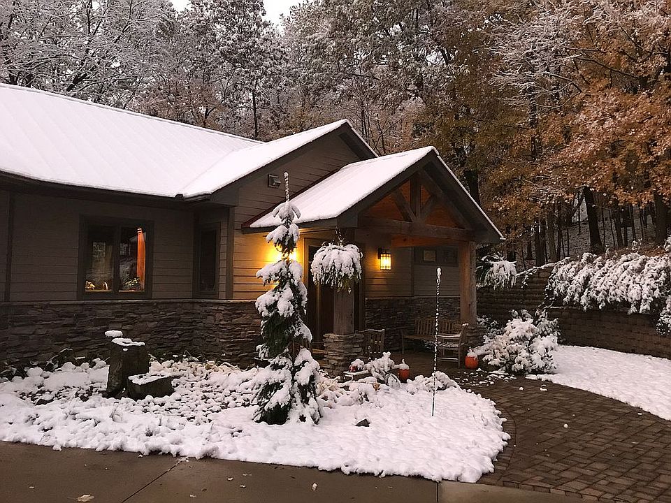 2nd image of 2827 Alleghany Dr NE