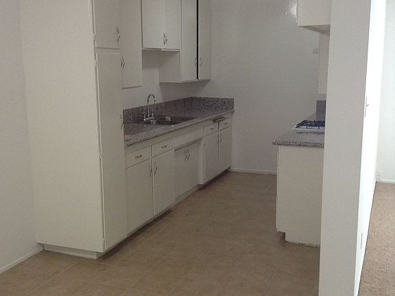 3rd image of 7616 Fulton Ave APT 02
