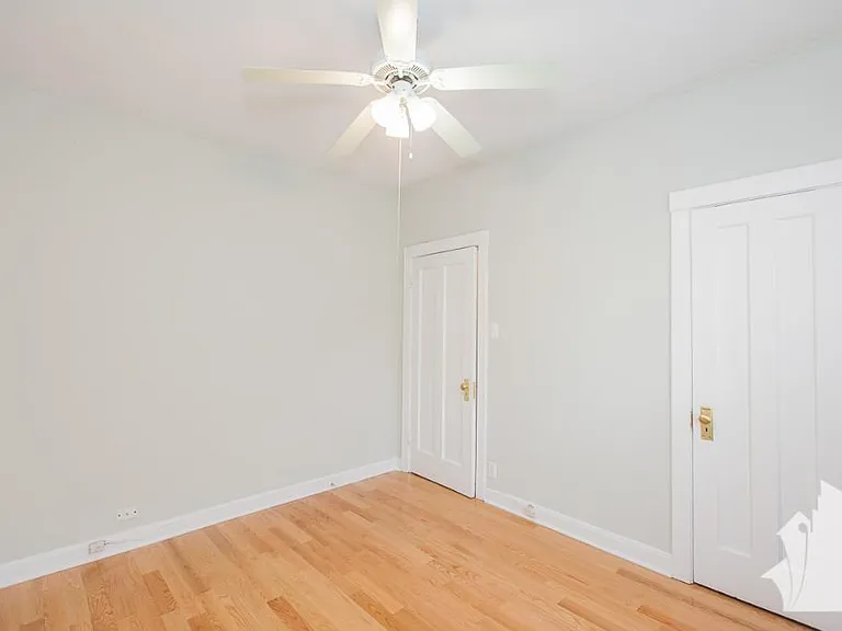 1924 W Winona St #1 — Photo 4